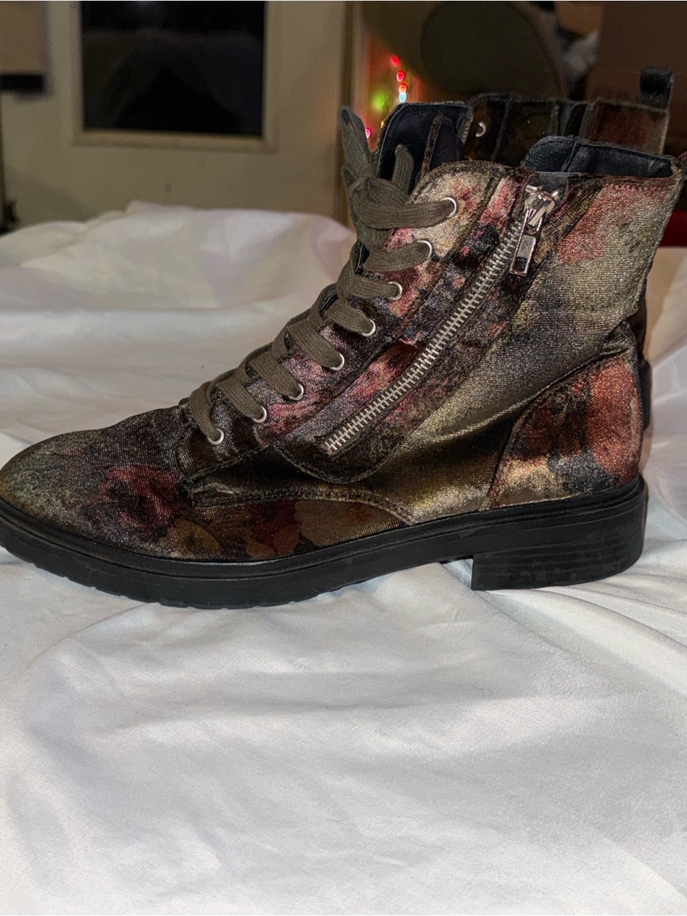 Women's American Eagle Lace-Up Ankle Boots in velour Multi Print- size 10